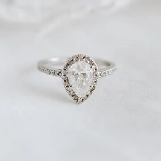 3/4 Carat Pear Shape Cut Diamond - D VS2 - 0.72ct - 193012