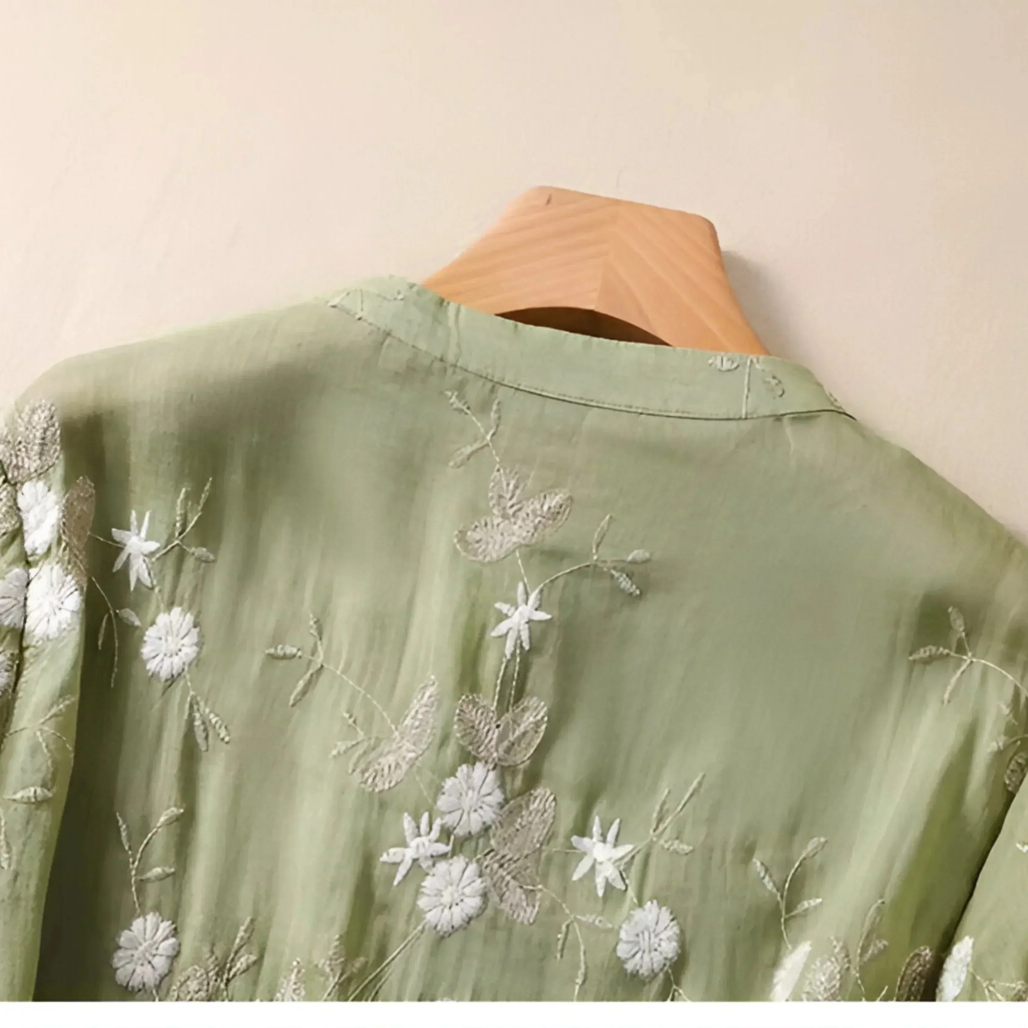 Alaina | Light & Comfortable Blouse