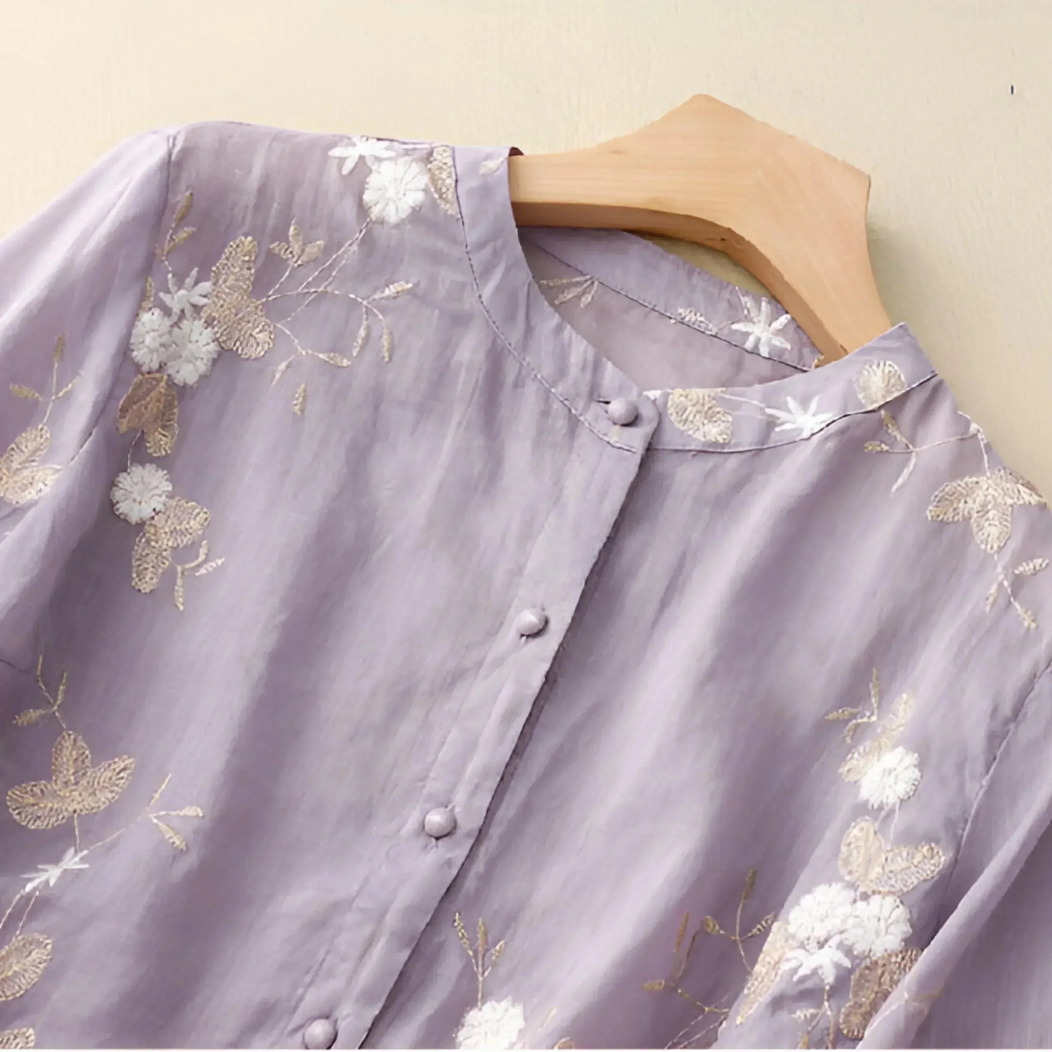 Alaina | Light & Comfortable Blouse