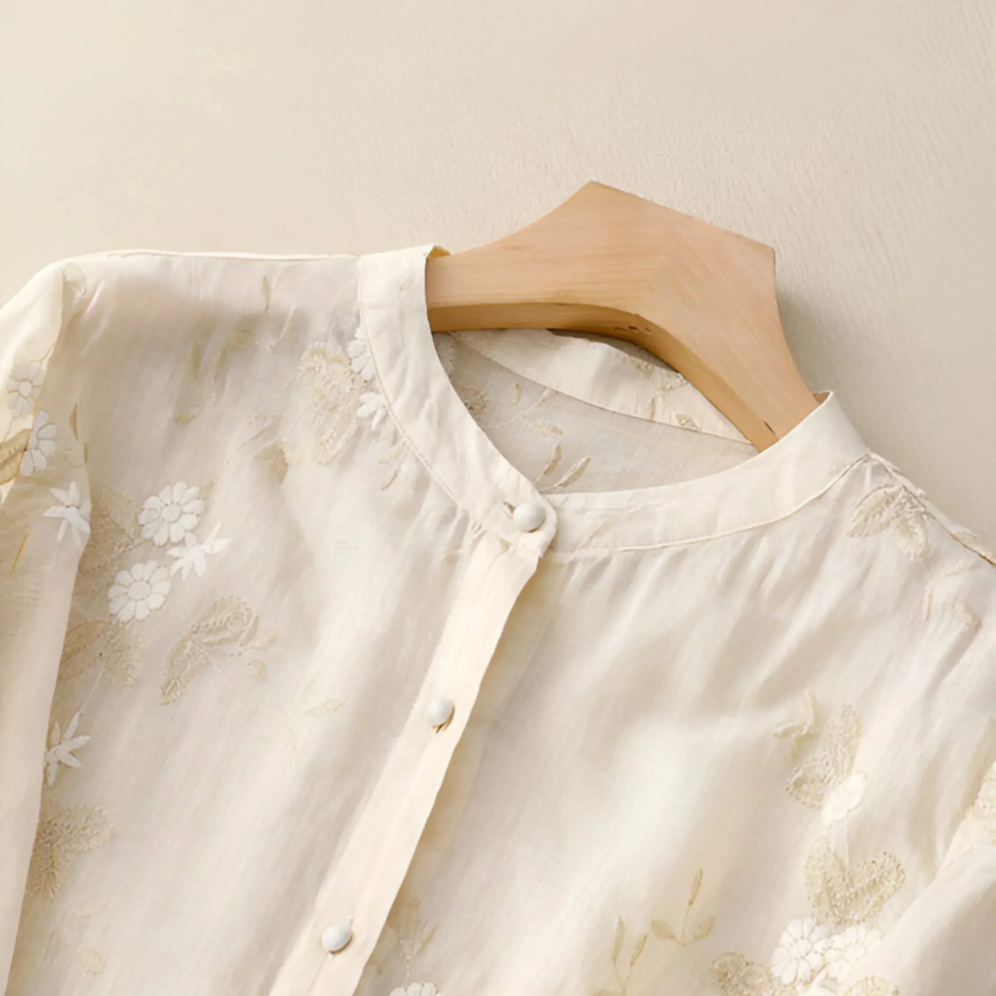 Alaina | Light & Comfortable Blouse