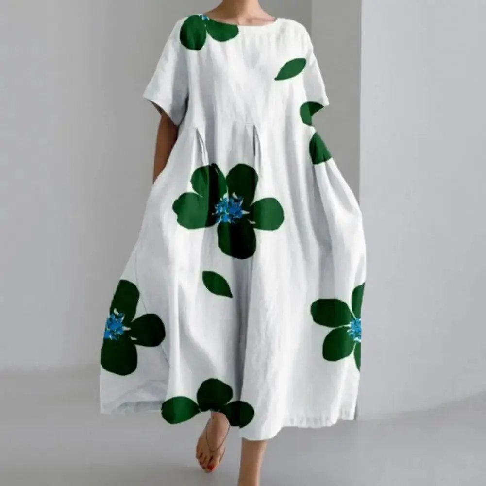 Amelia - Midi dress with floral pattern.