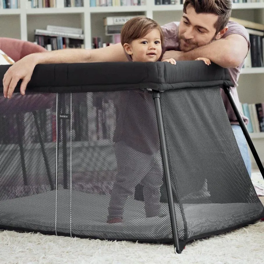 Baby Bjorn Play Yard Light Bundle with Fitted Sheet (Black Mesh)