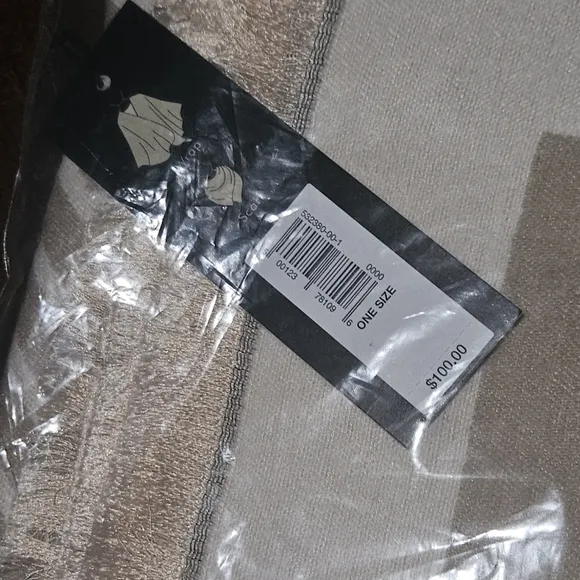 Banana Republic Poncho in Cream