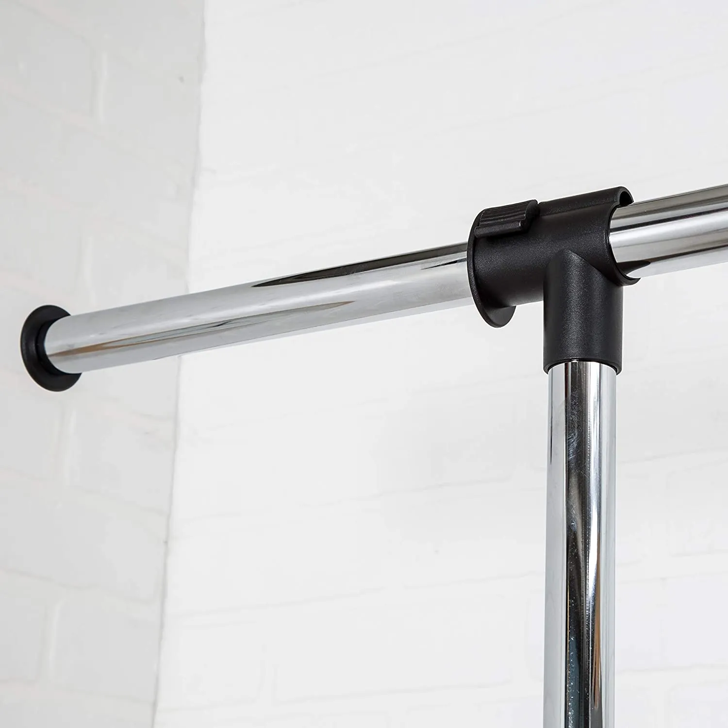Brand new in box! Honey-Can-Do Dual Rod Expandable Garment Rack in Black & Chrome!