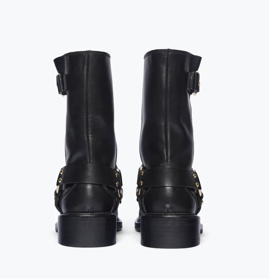 FRĒDA SALVADOR: AERI MOTO BOOT