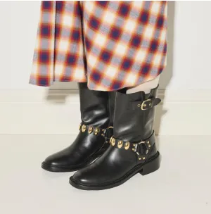 FRĒDA SALVADOR: AERI MOTO BOOT