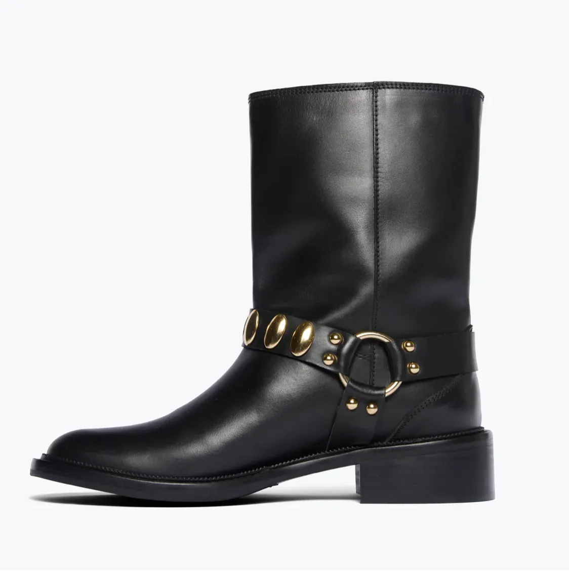 FRĒDA SALVADOR: AERI MOTO BOOT