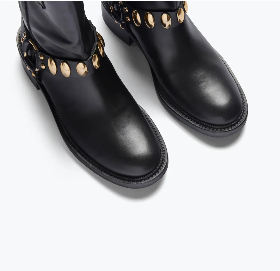 FRĒDA SALVADOR: AERI MOTO BOOT