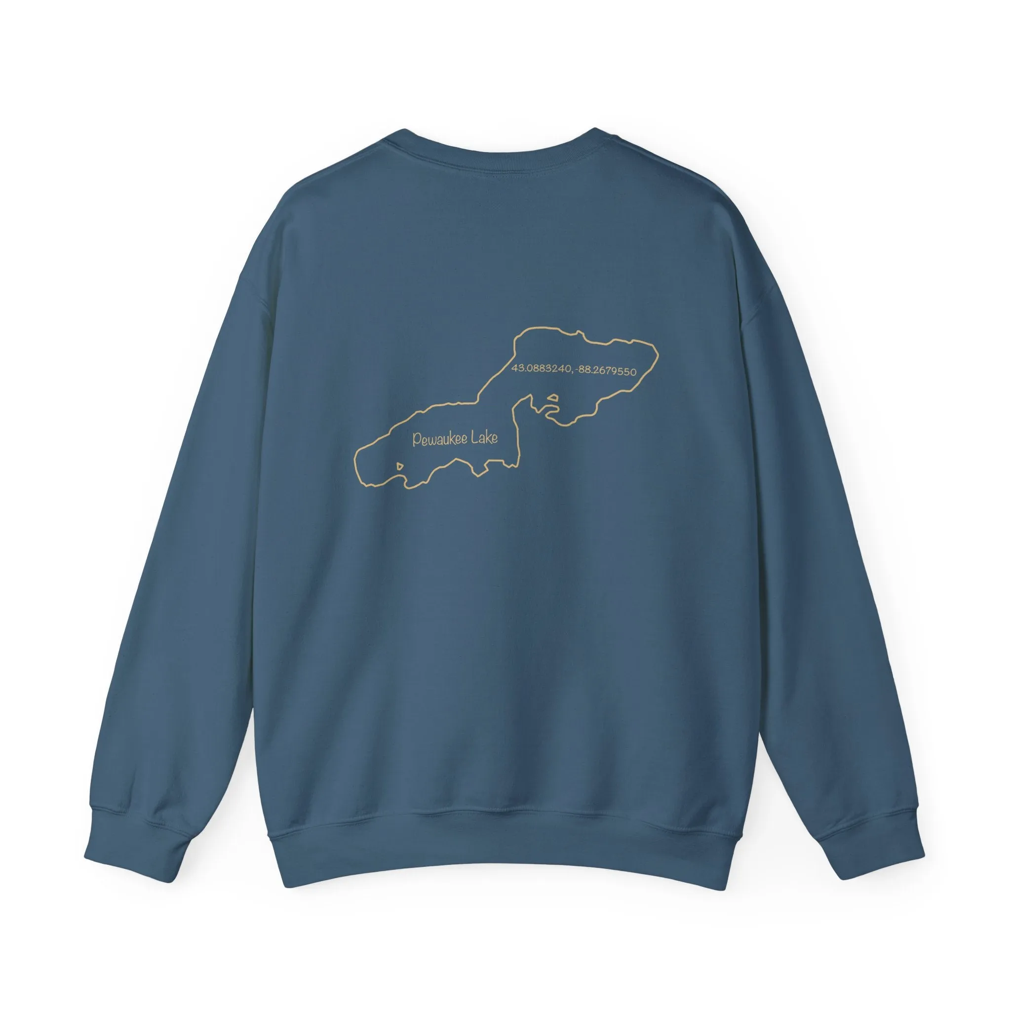 Lucy the Lab Kayak Dog Pewaukee Lake - Unisex Heavy Blend™ Crewneck Sweatshirt