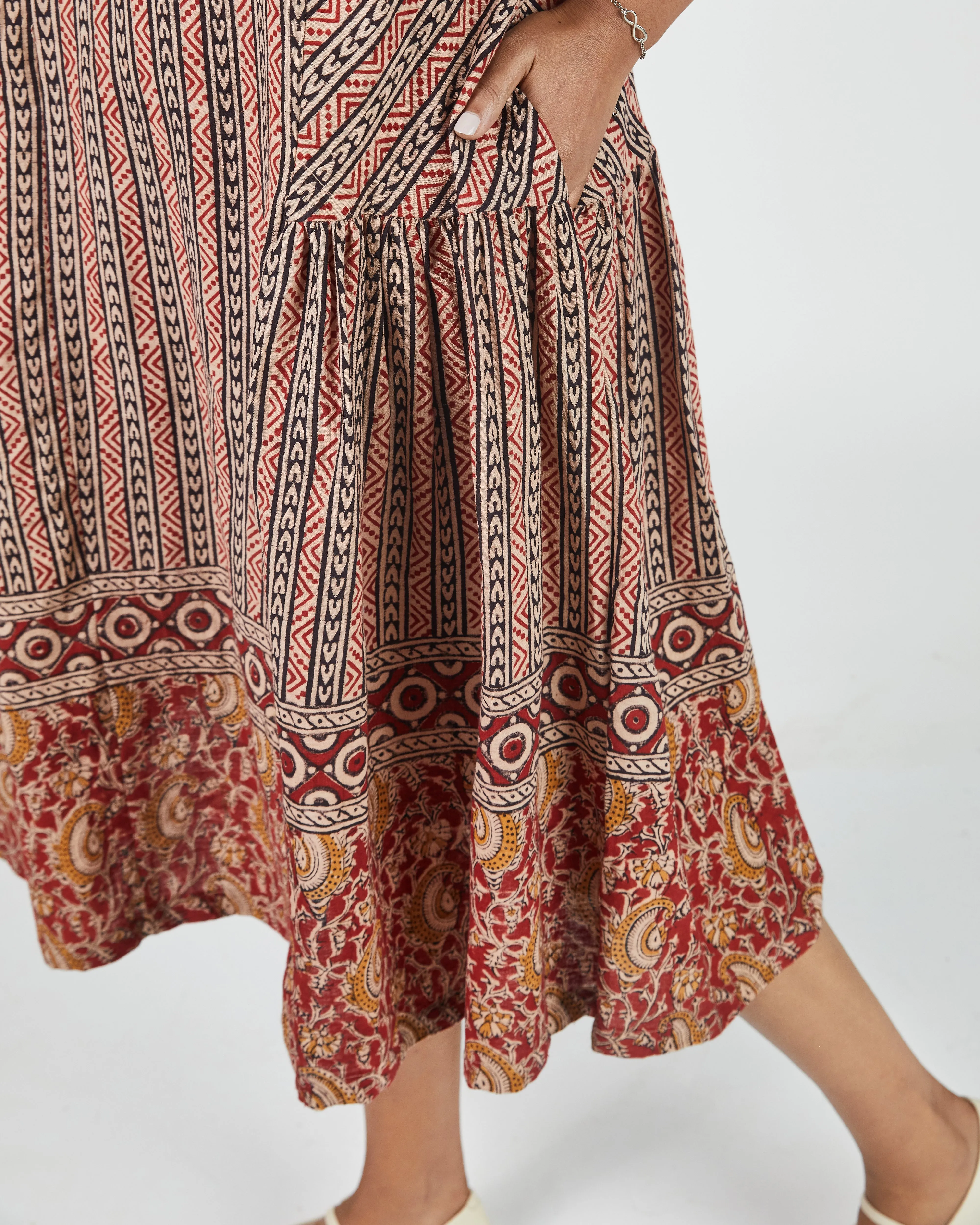 May Boxy Dress in Paisley Stripe Border Print Madder