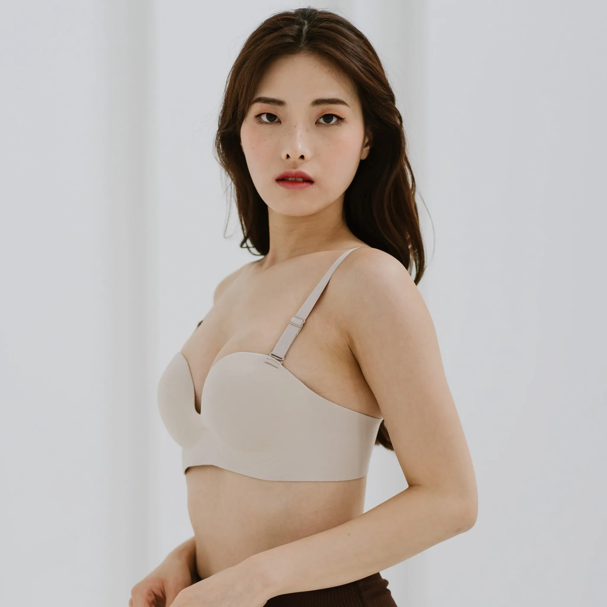 No Bulge! Lifting Seamless Wireless Bra in Velvet Creme