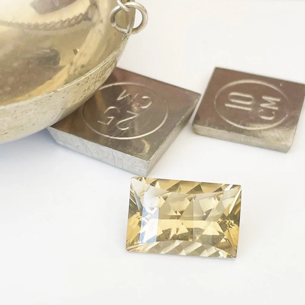 Quartz - Champagne Octagonal Cut - 3.25ct