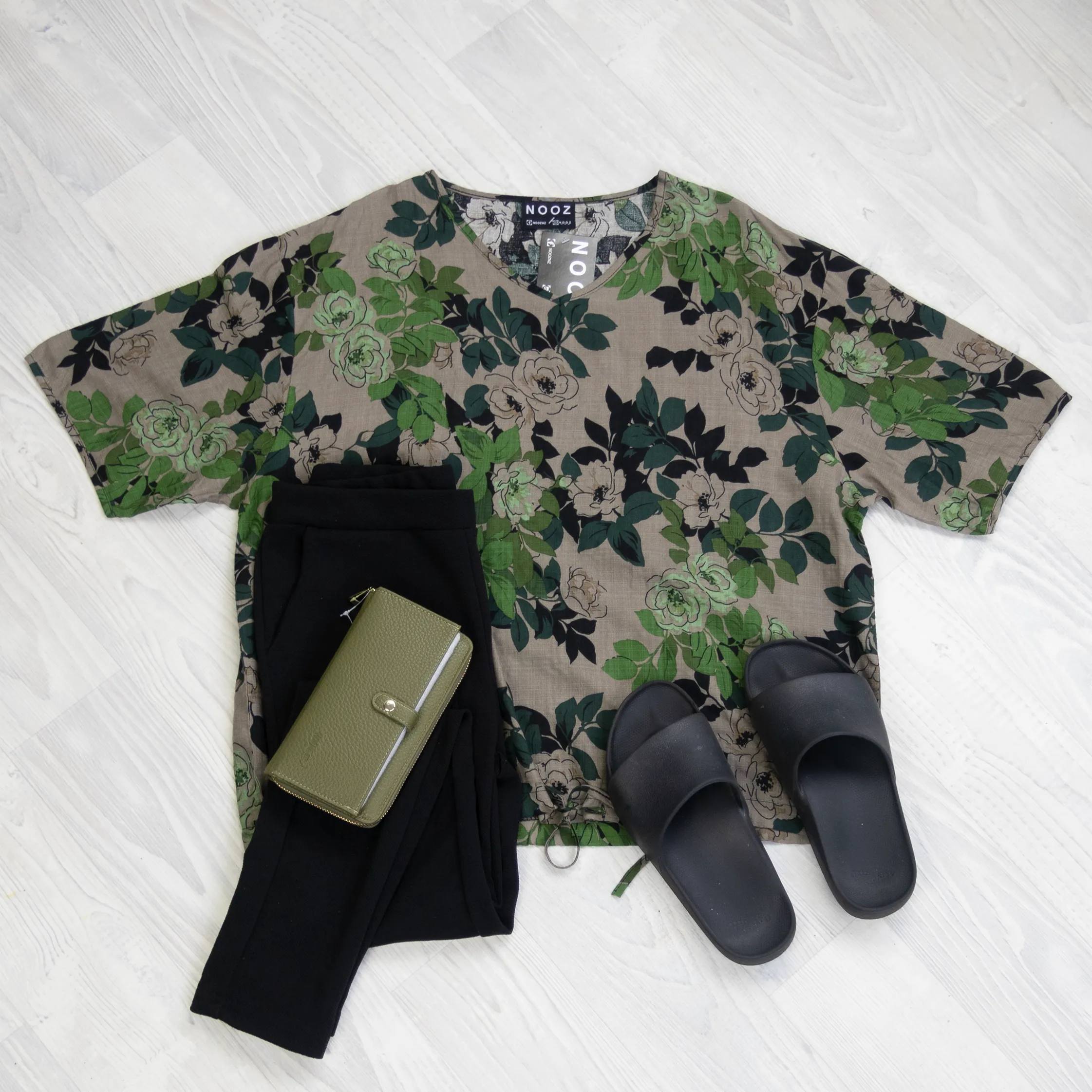 Short Sleeve Verity Tie Top- Green Rose Garden