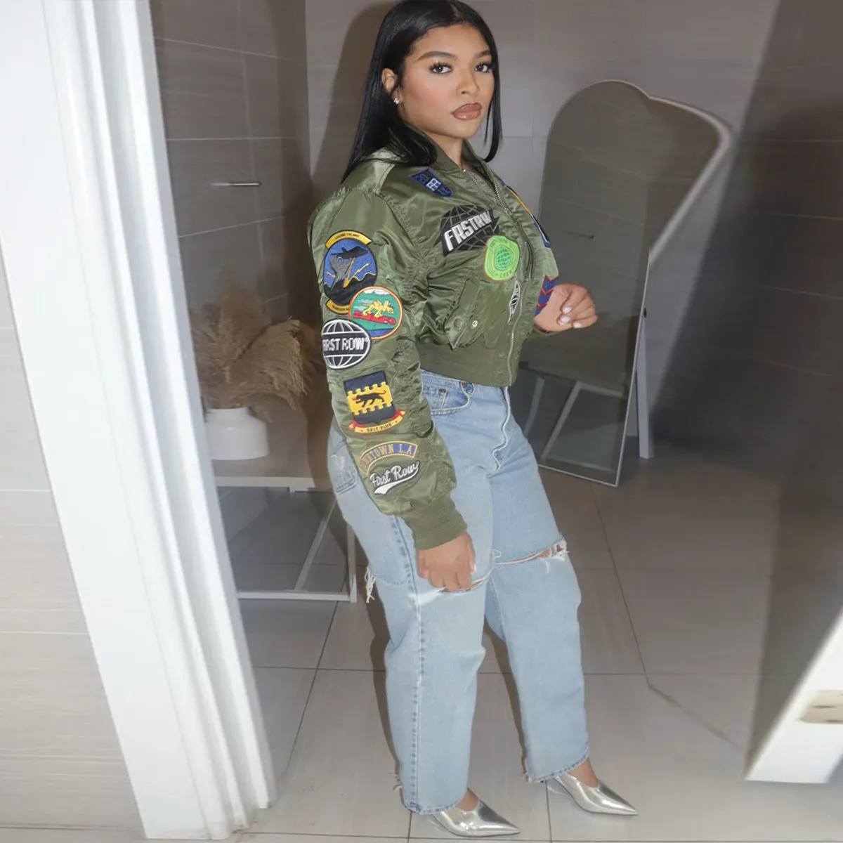 Stylish Embroidered Bomber Jacket with Casual Chic Vibes