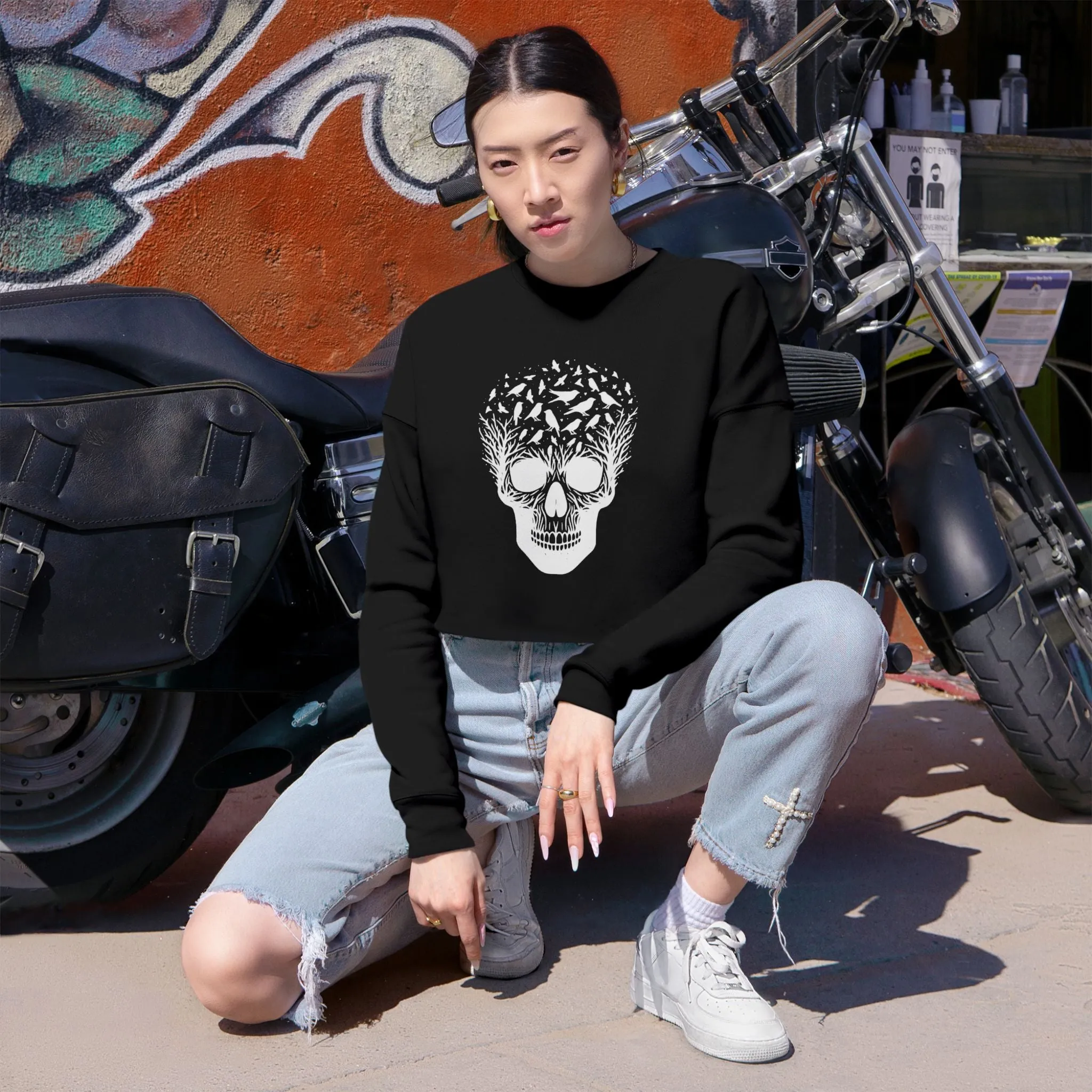 Women's Birds Skull Graphic Cropped Sweatshirt