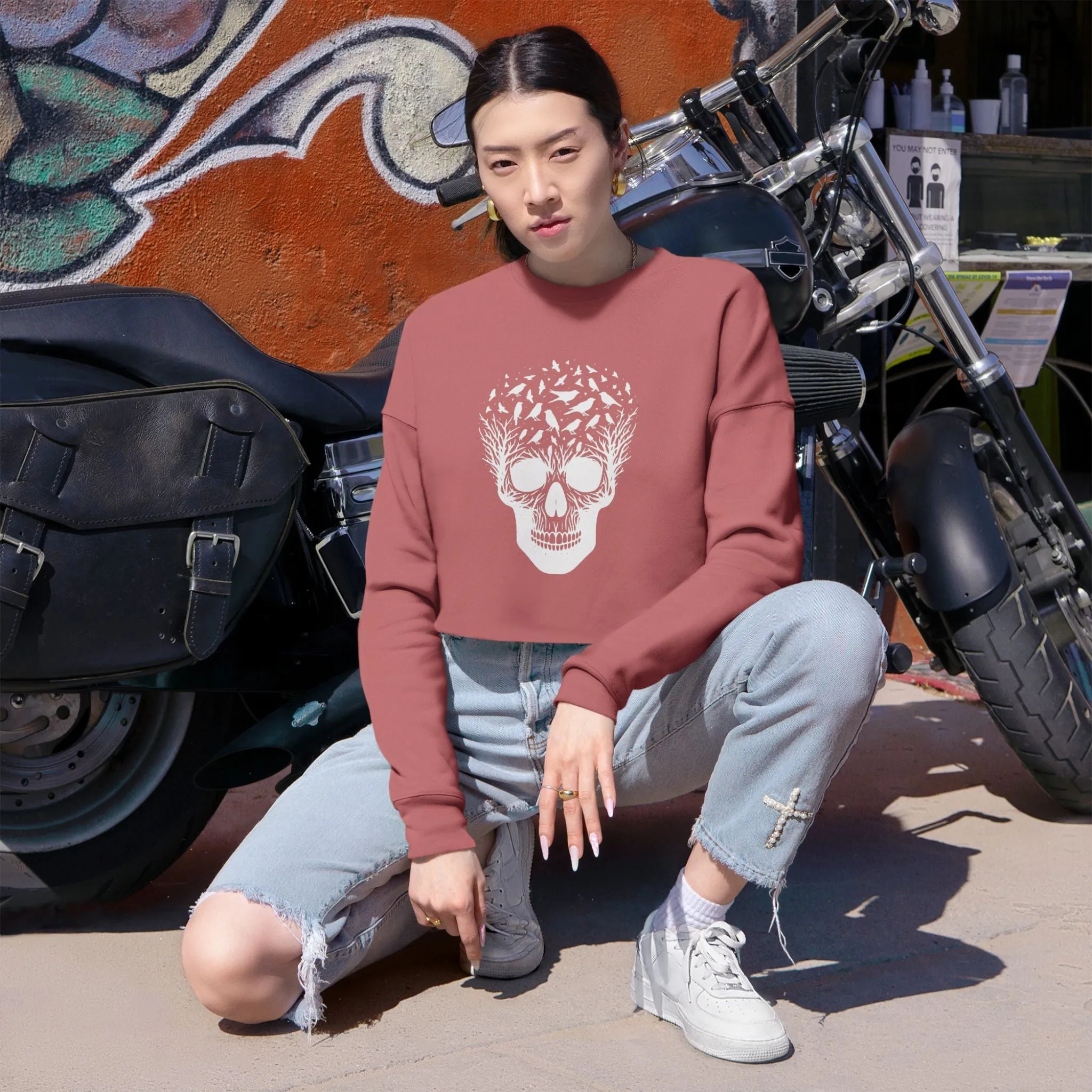 Women's Birds Skull Graphic Cropped Sweatshirt